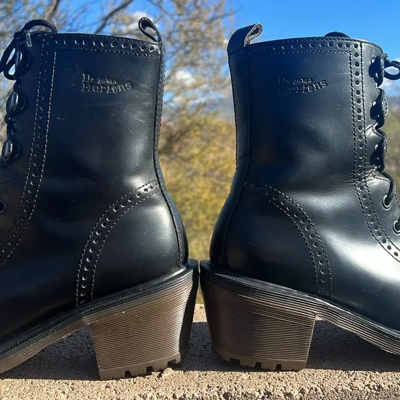 🏴󠁧󠁢󠁥󠁮󠁧󠁿 Dr. Martens Vintage Perforated Heeled Granny Style Boots UK 5